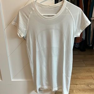 Lulu Swiftly tech tee